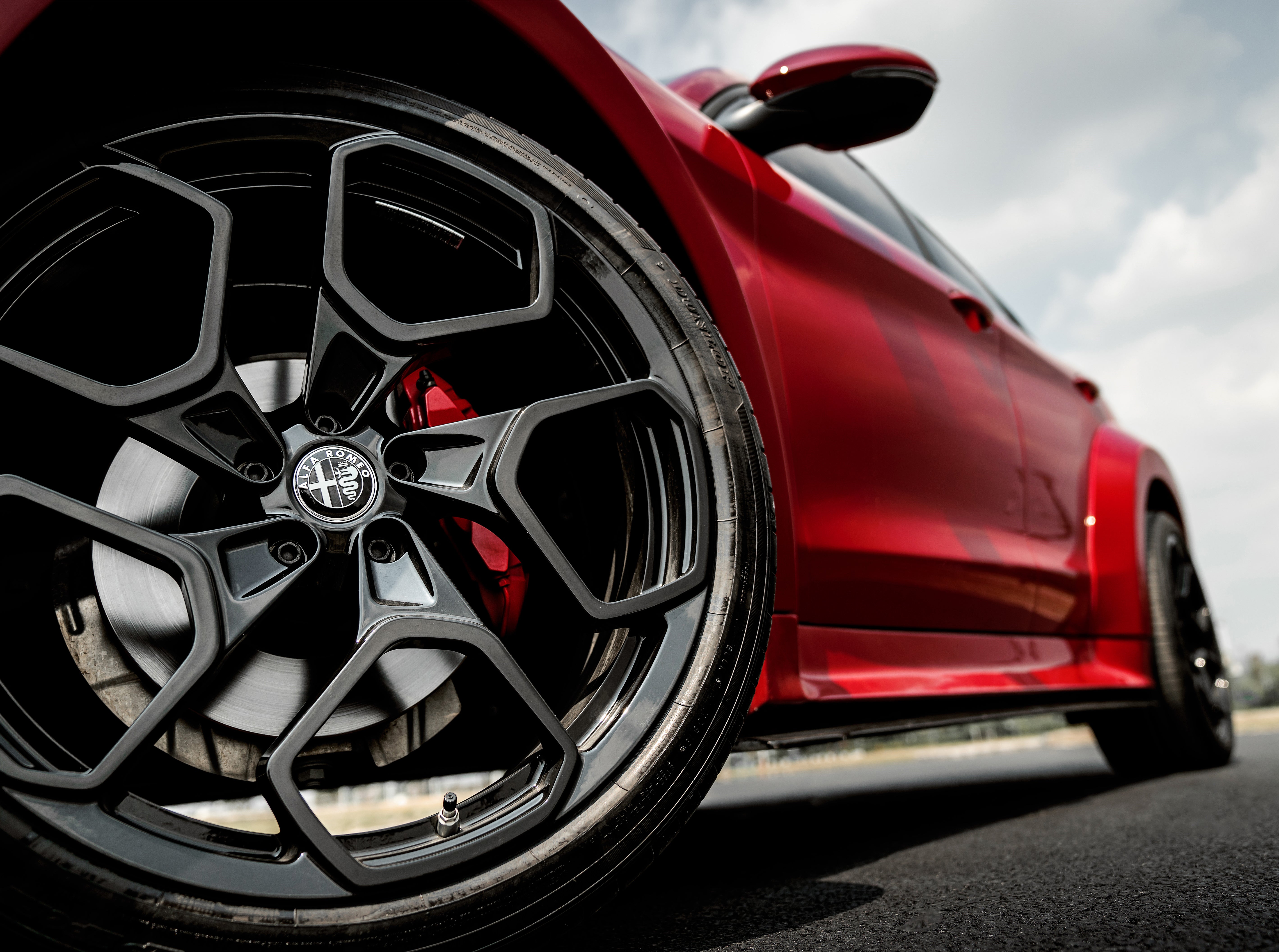 Alfa Romeo Stelvio Dry carbon fiber Widebody kit