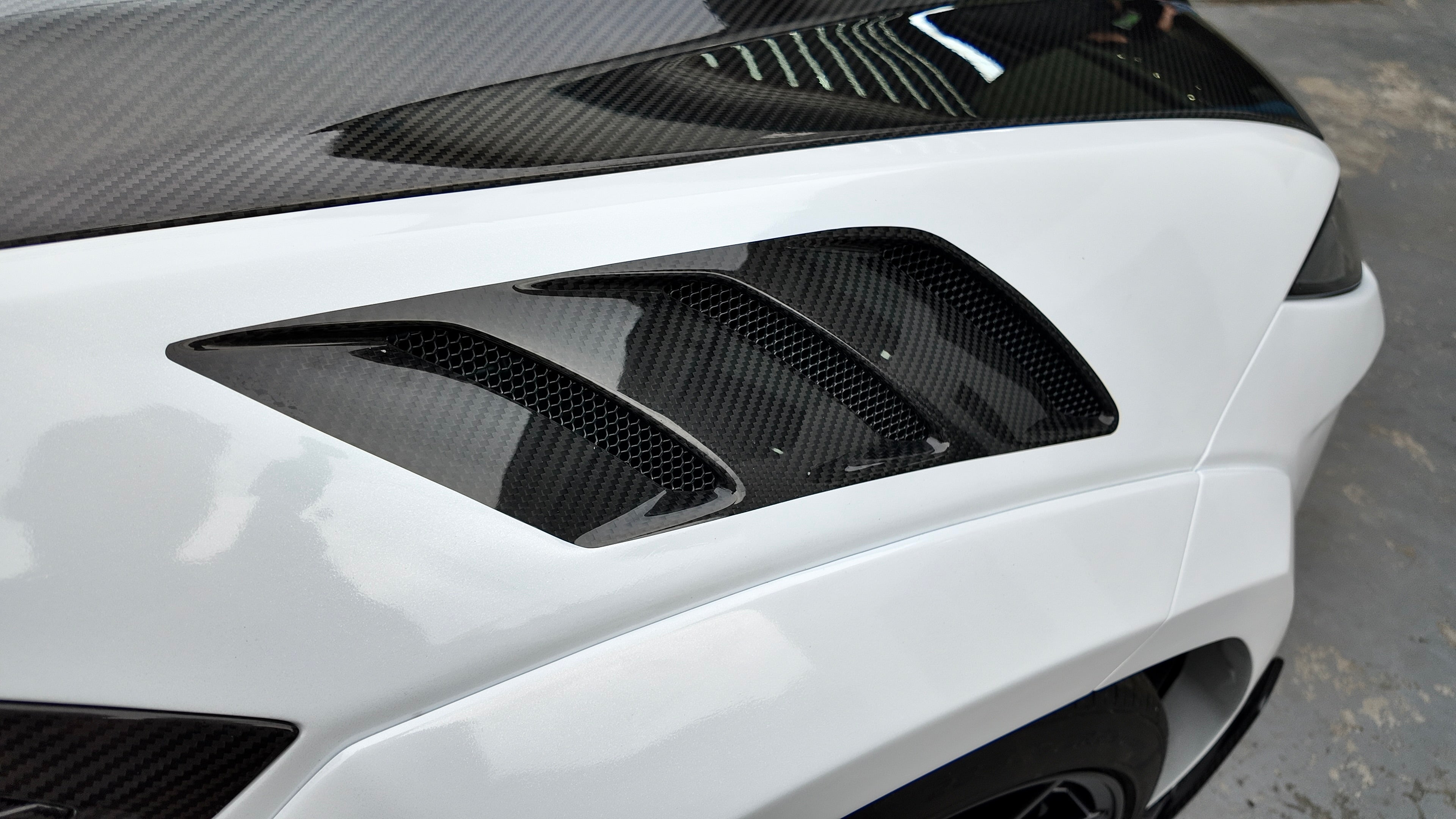 Lamborghini Urus Dry carbon fiber SM-Style Fender