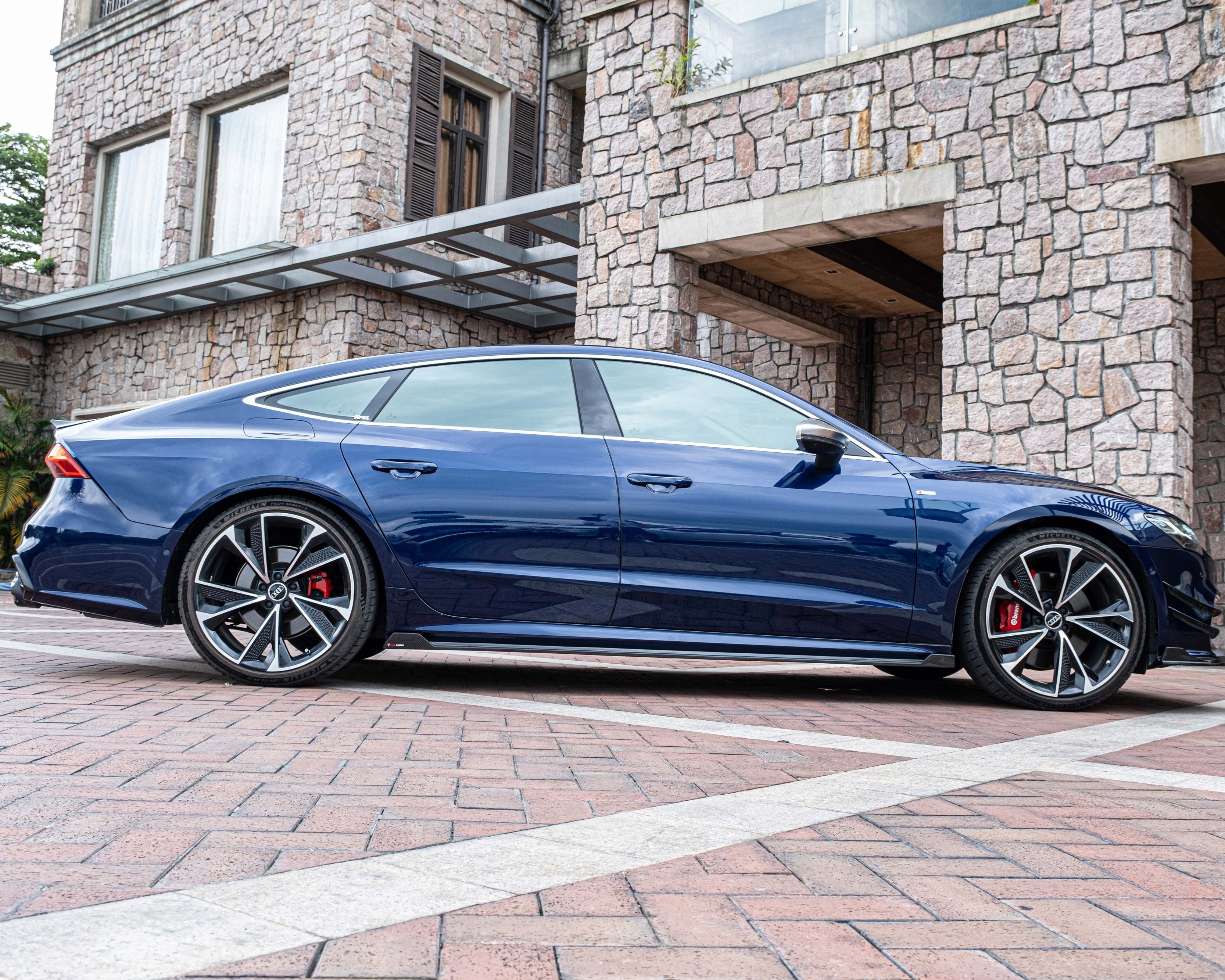 Audi A7/S7 C8 Dry carbon fiber Side Skirts