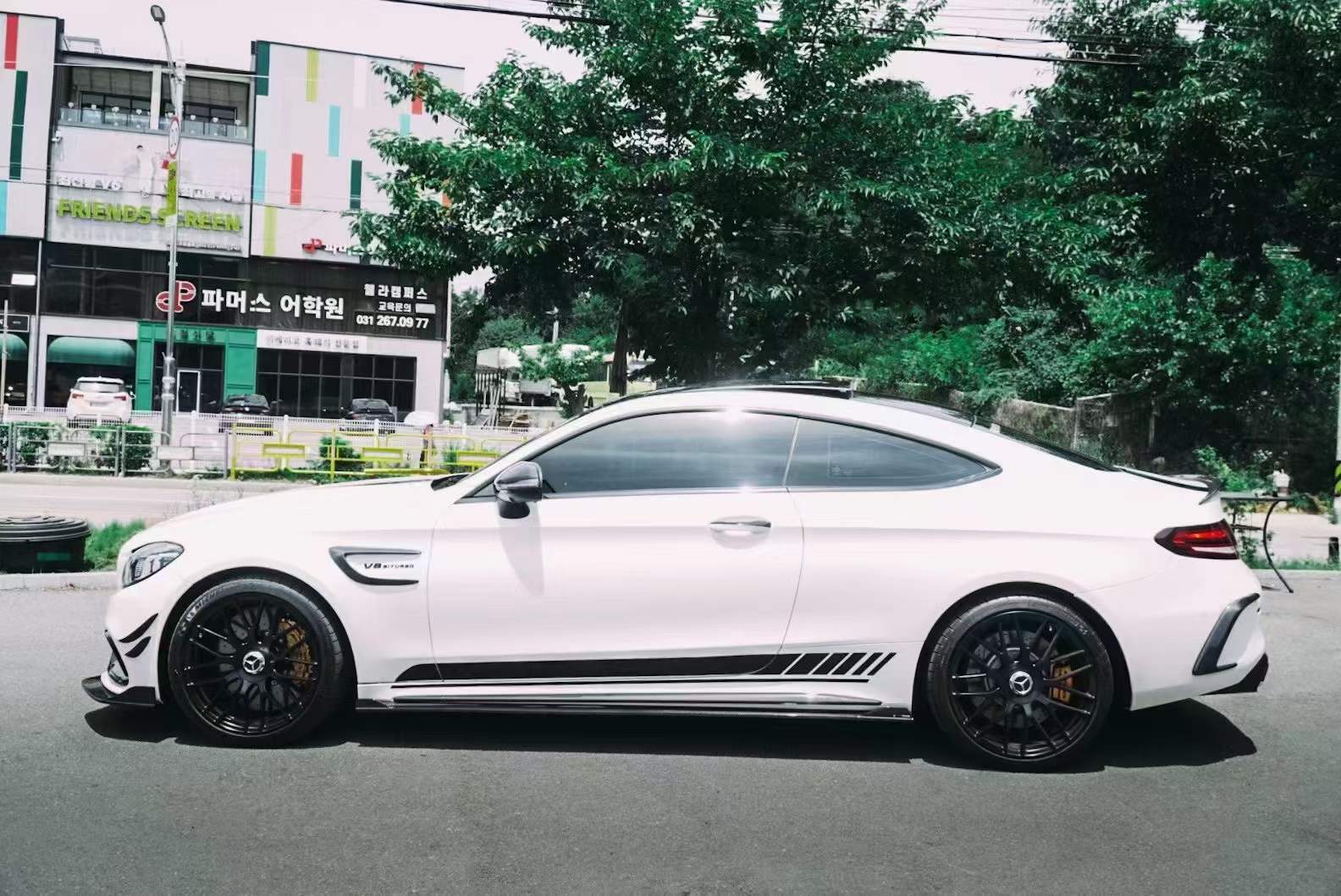 Mercedes-Benz C63 W205 AMG Dry carbon fiber Side Skirts