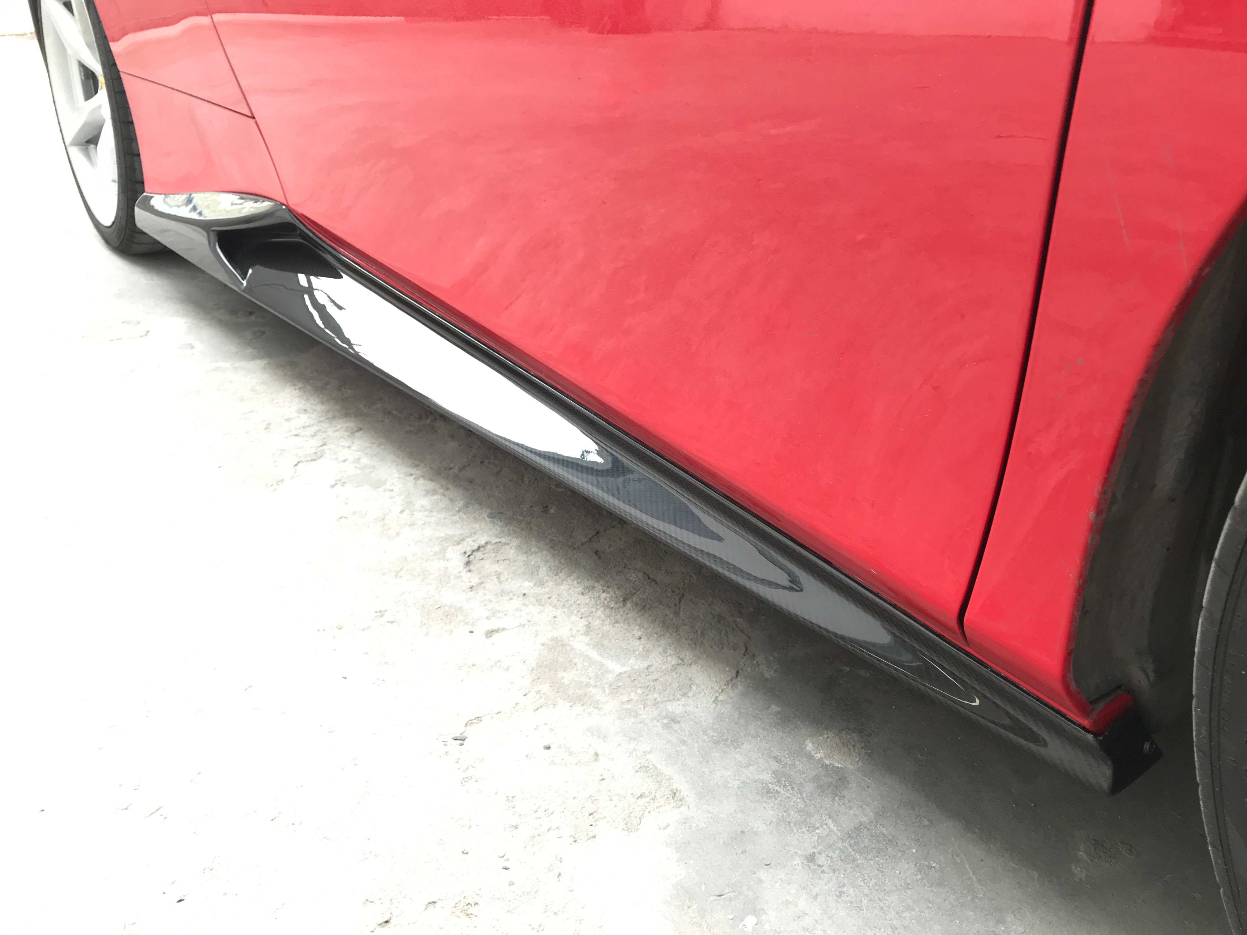 Ferrari 488 SN Dry carbon fiber Side Skirts