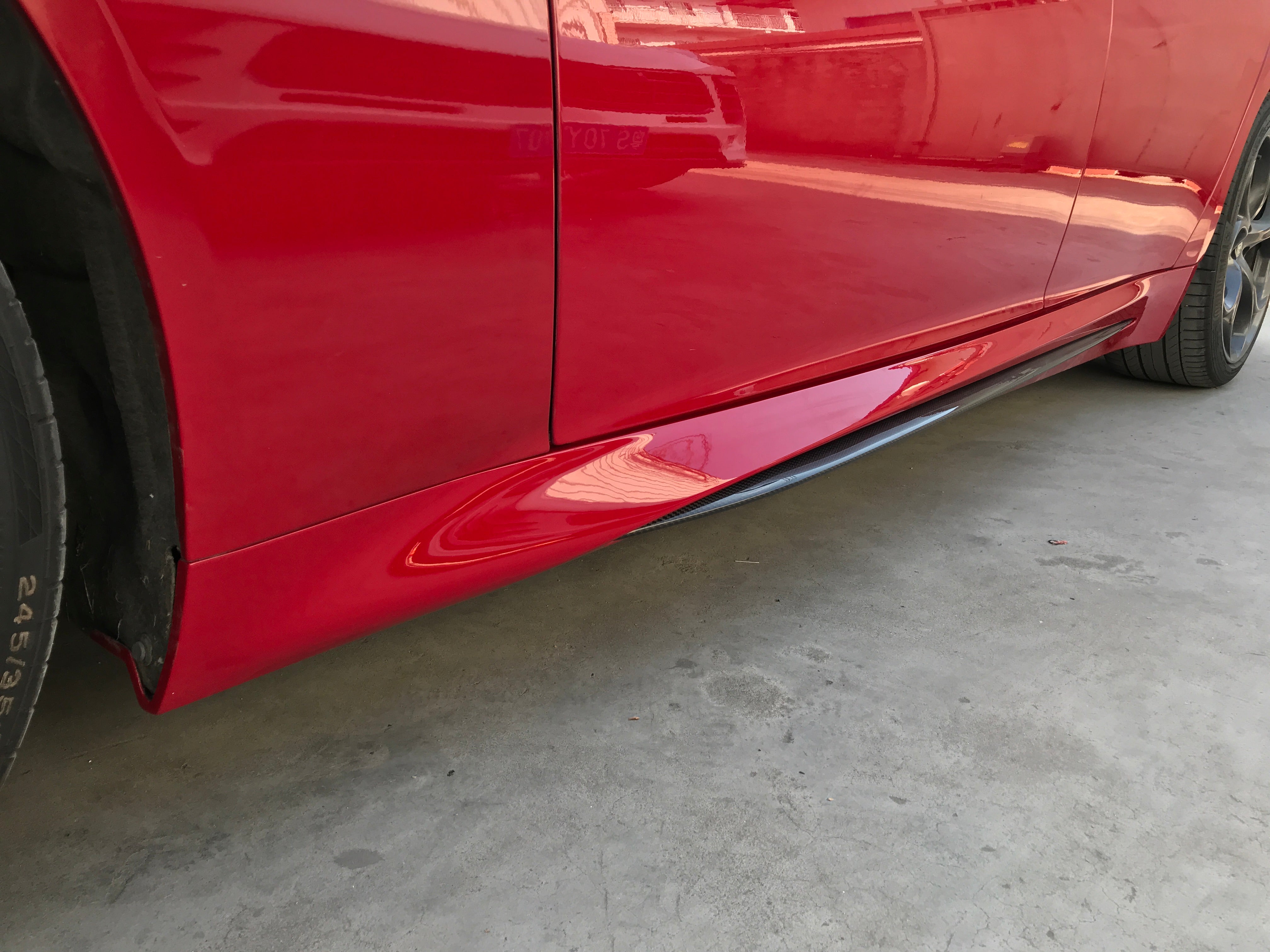 Alfa Romeo Giulia Dry Carbon fiber QV Side Skirts
