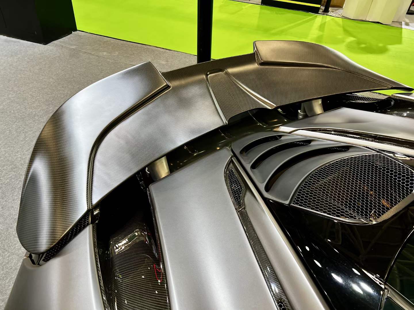 McLaren 720S Dry carbon fiber SRY style Rear Wing
