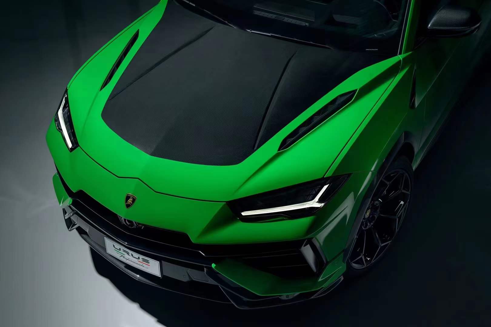 Lamborghini Urus Dry carbon fiber Upgraded P-type Hood