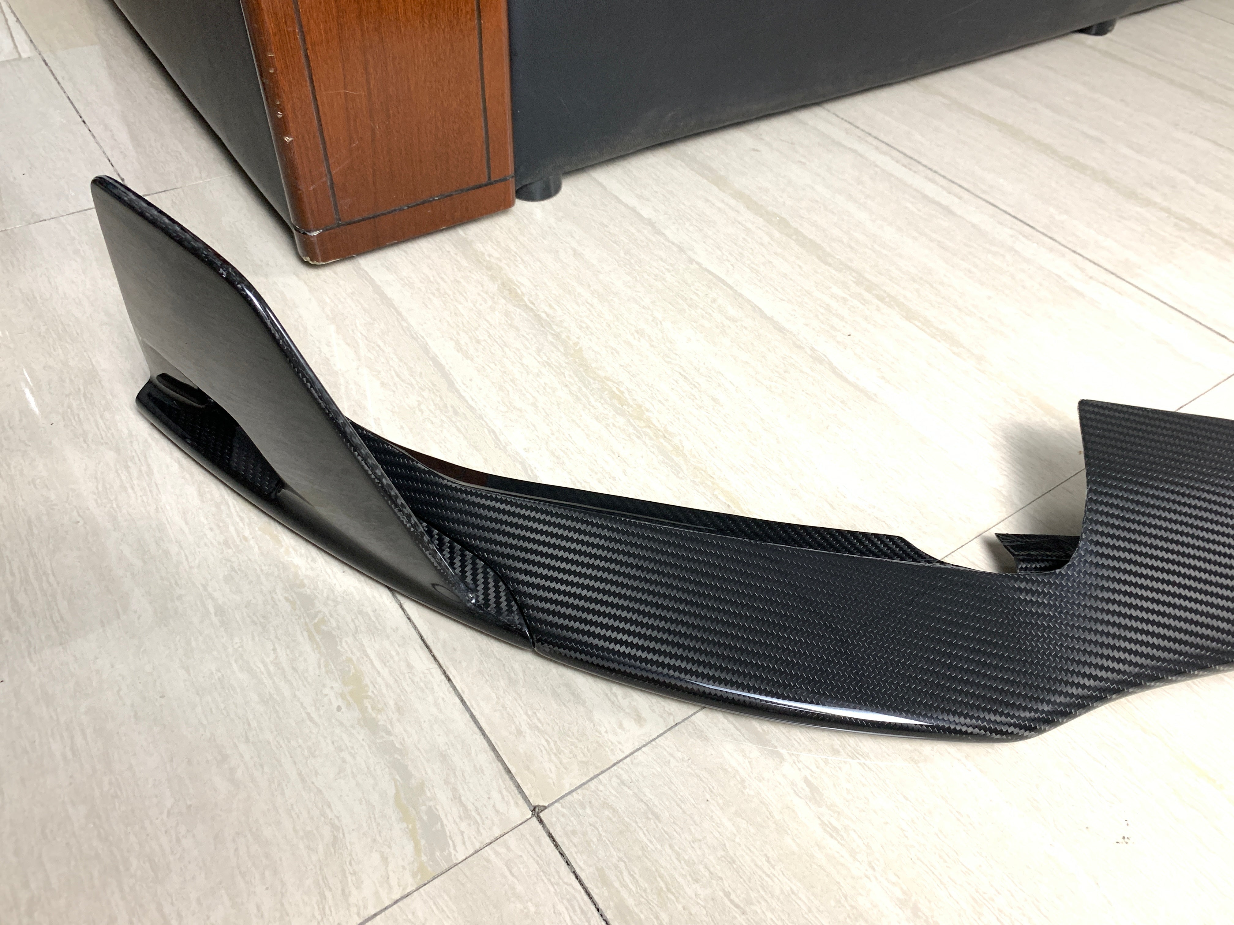 Lamborghini Urus Dry carbon fiber Front Lip