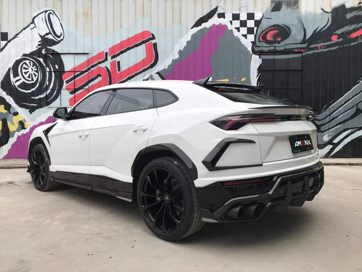 Lamborghini Urus Dry carbon fiber STOP-Style Top Wing