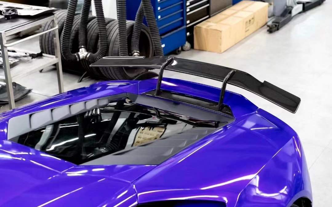 Lamborghini Huracán Dry carbon fiber SN-style Rear Wing