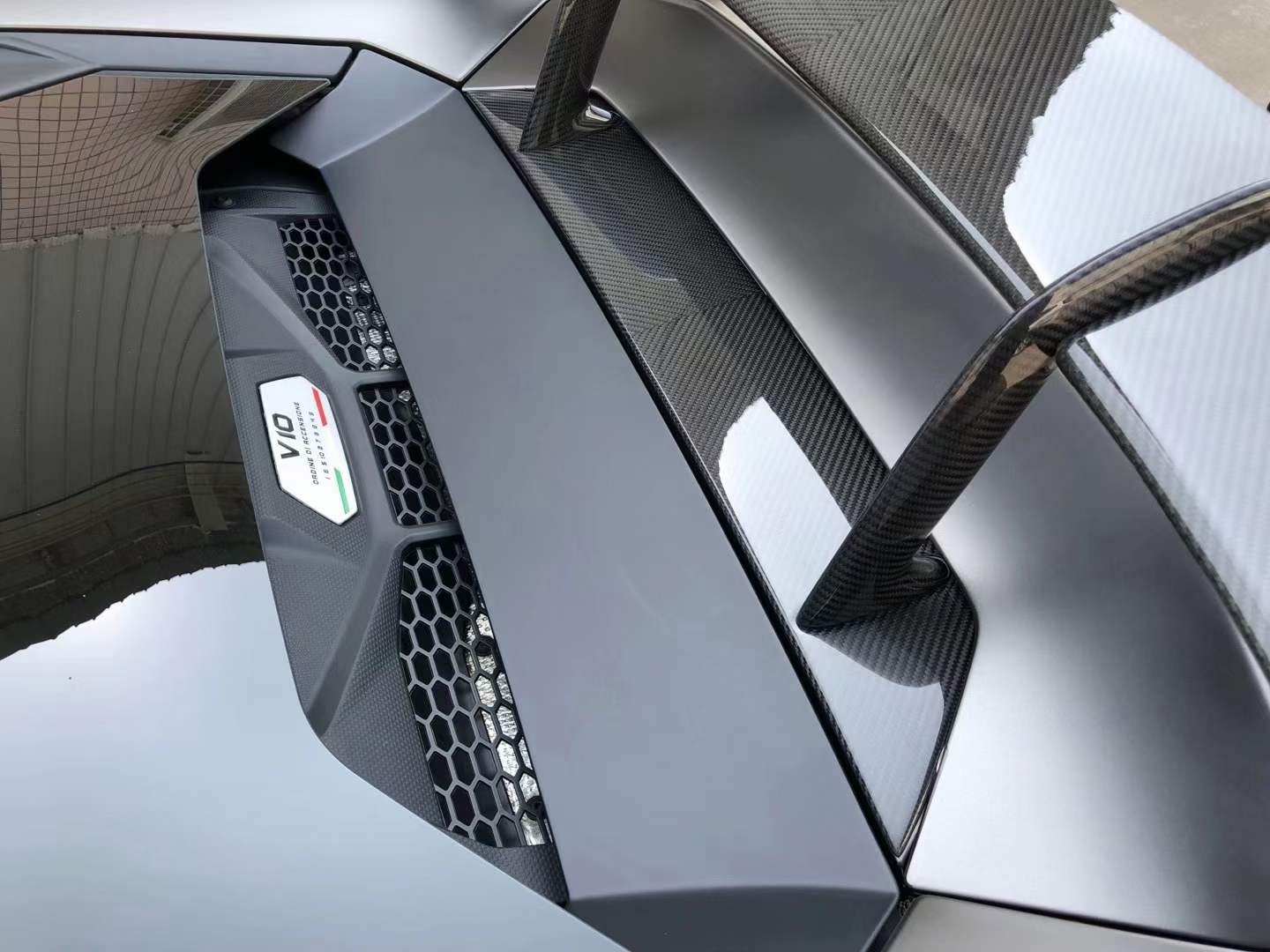 Lamborghini Huracán Dry carbon fiber SN-style Rear Wing
