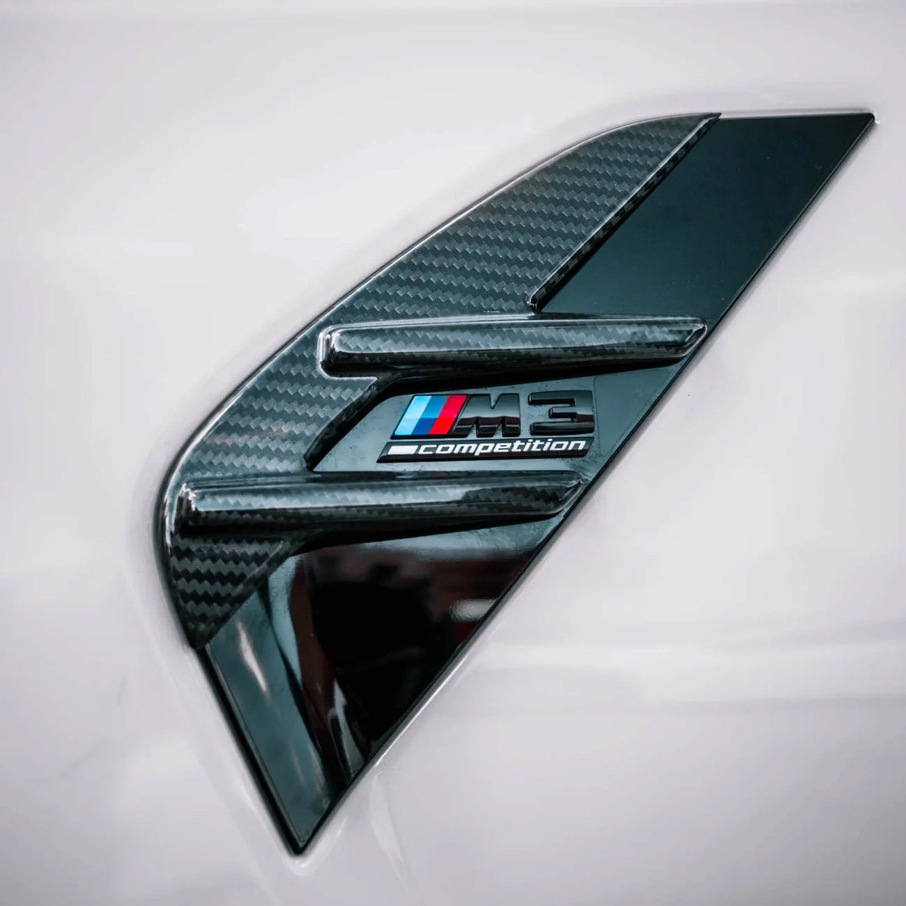 BMW M3/M4 G8x Dry carbon fiber Front Fender Trims