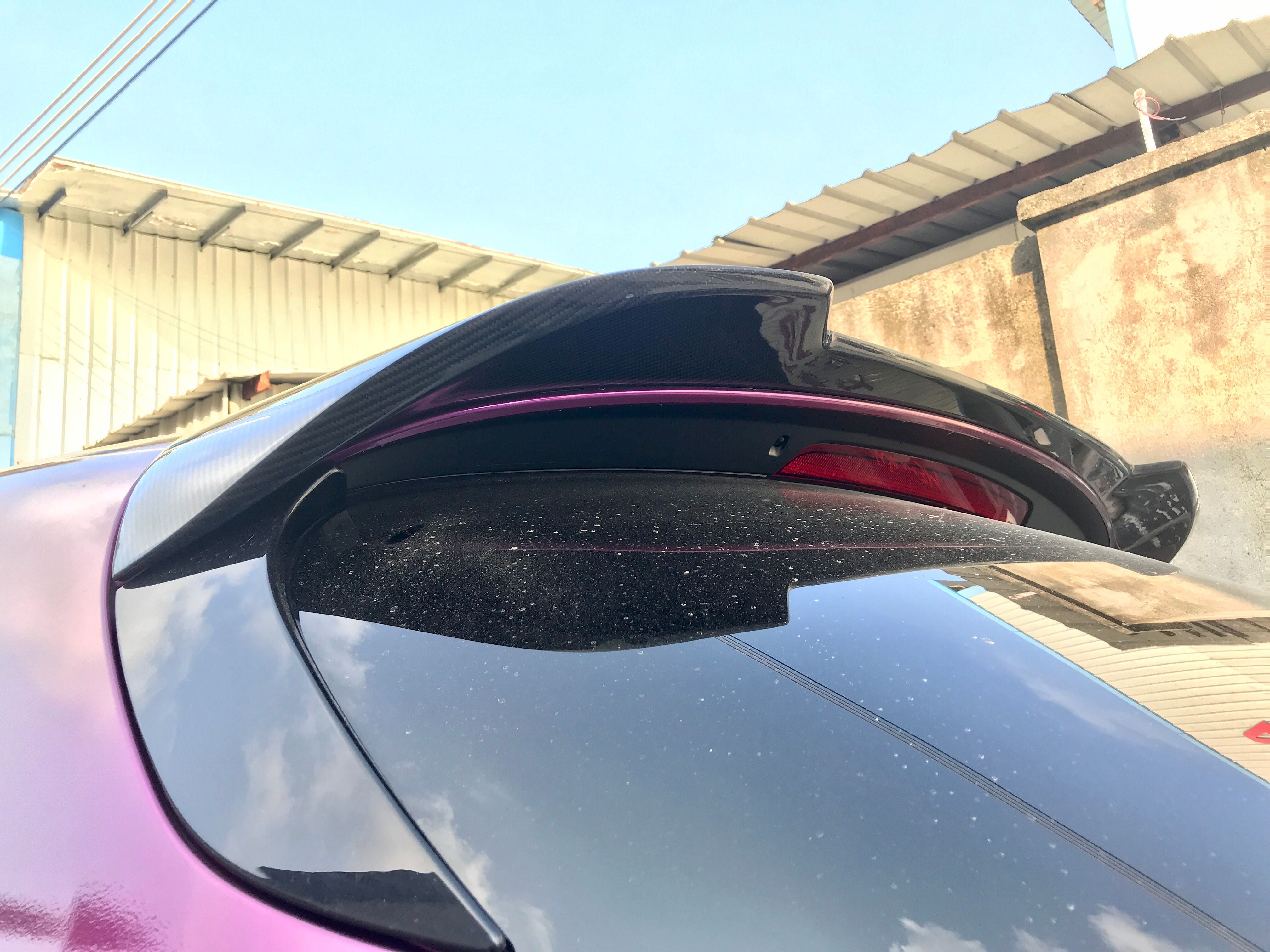 Alfa Romeo Stelvio Dry carbon fiber Rear Spoiler