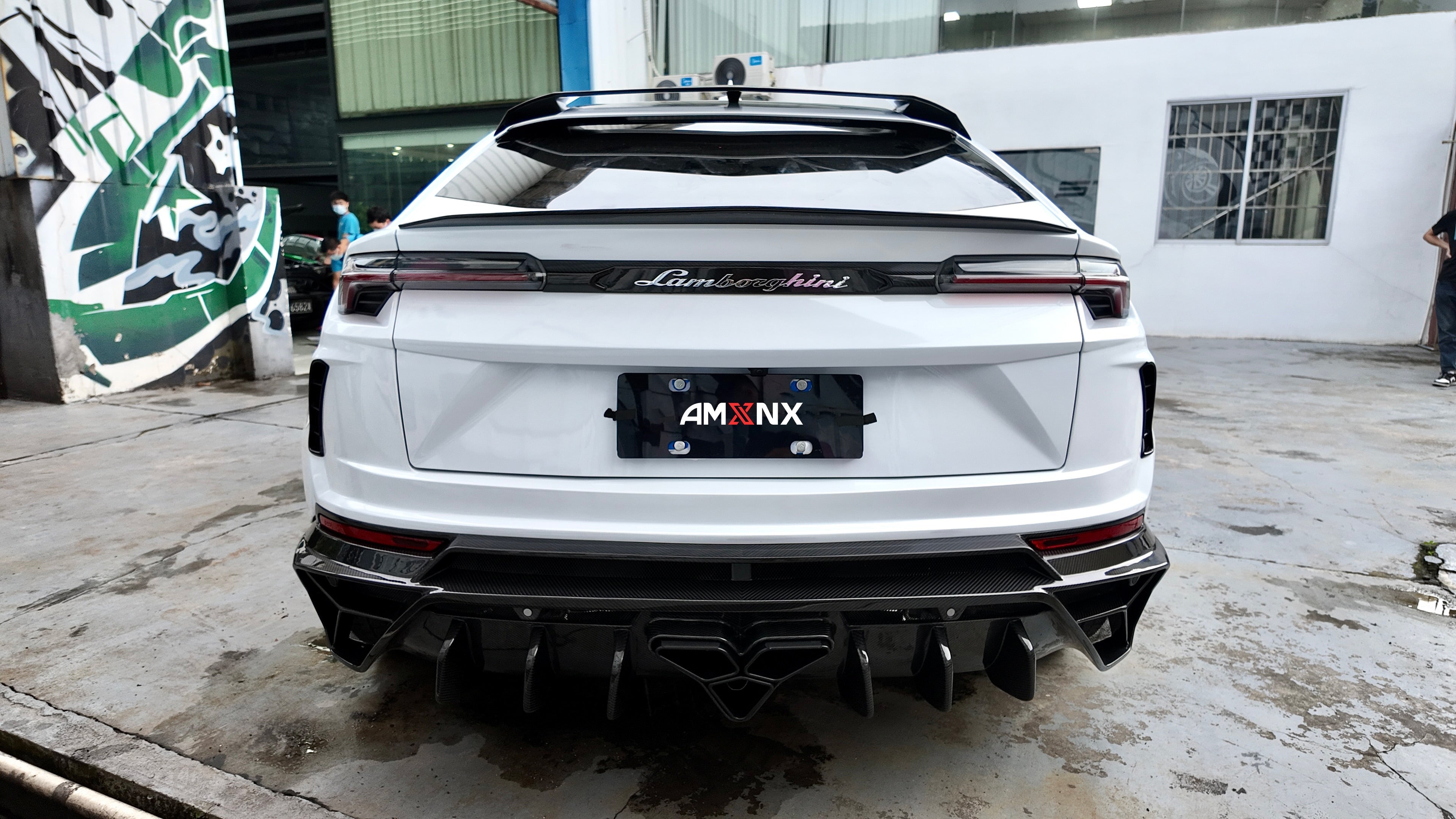 Lamborghini Urus Dry carbon fiber SM-Style Rear Bumper