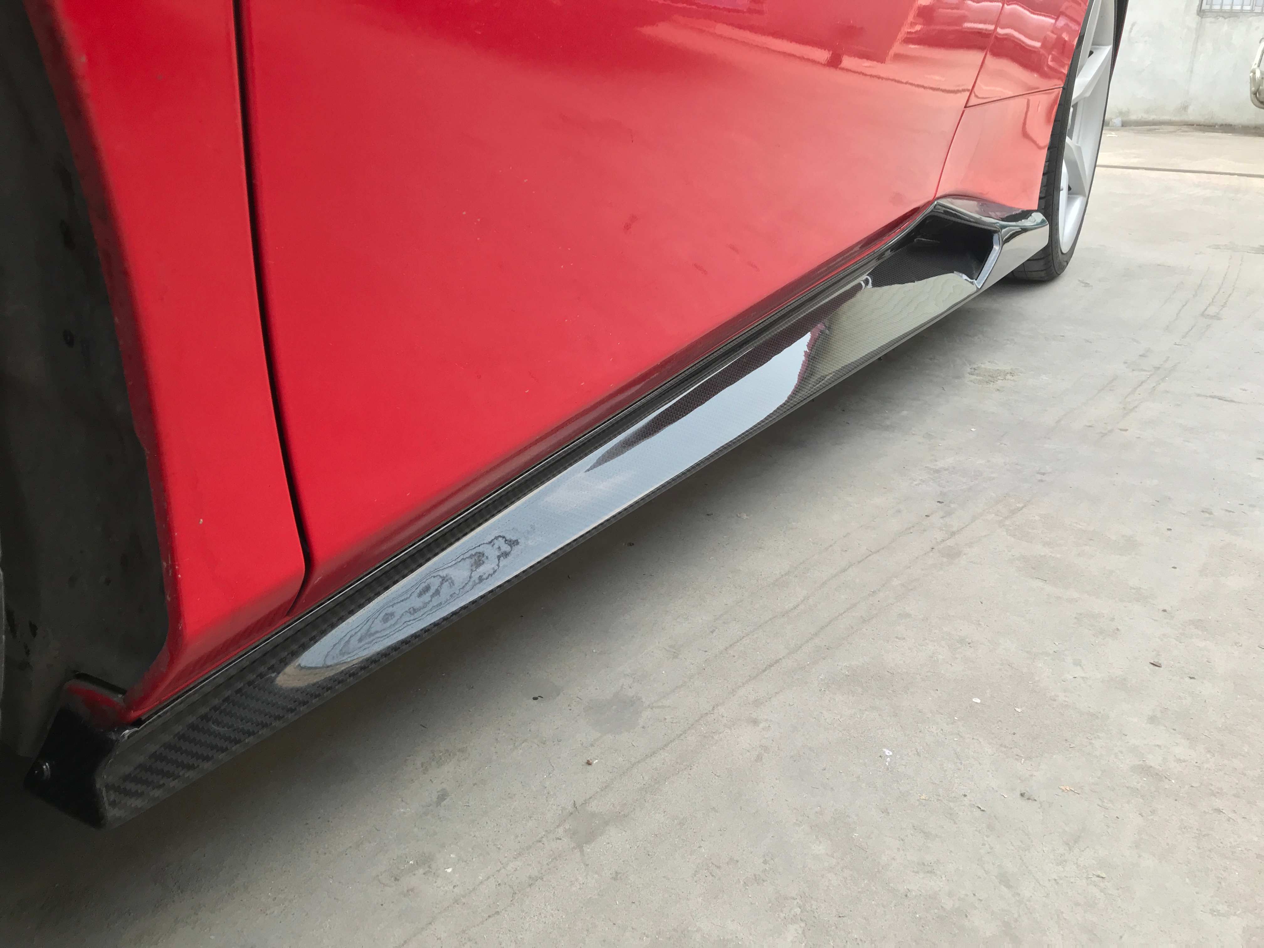 Ferrari 488 SN Dry carbon fiber Side Skirts