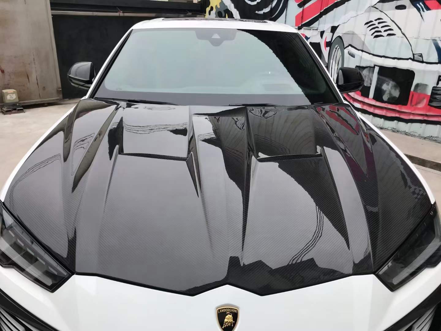Lamborghini Urus Dry carbon fiber STOP-Style Hood
