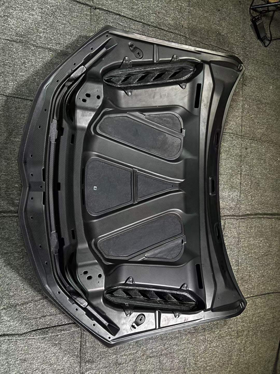 Lamborghini Urus Dry carbon fiber Upgraded P-type Hood