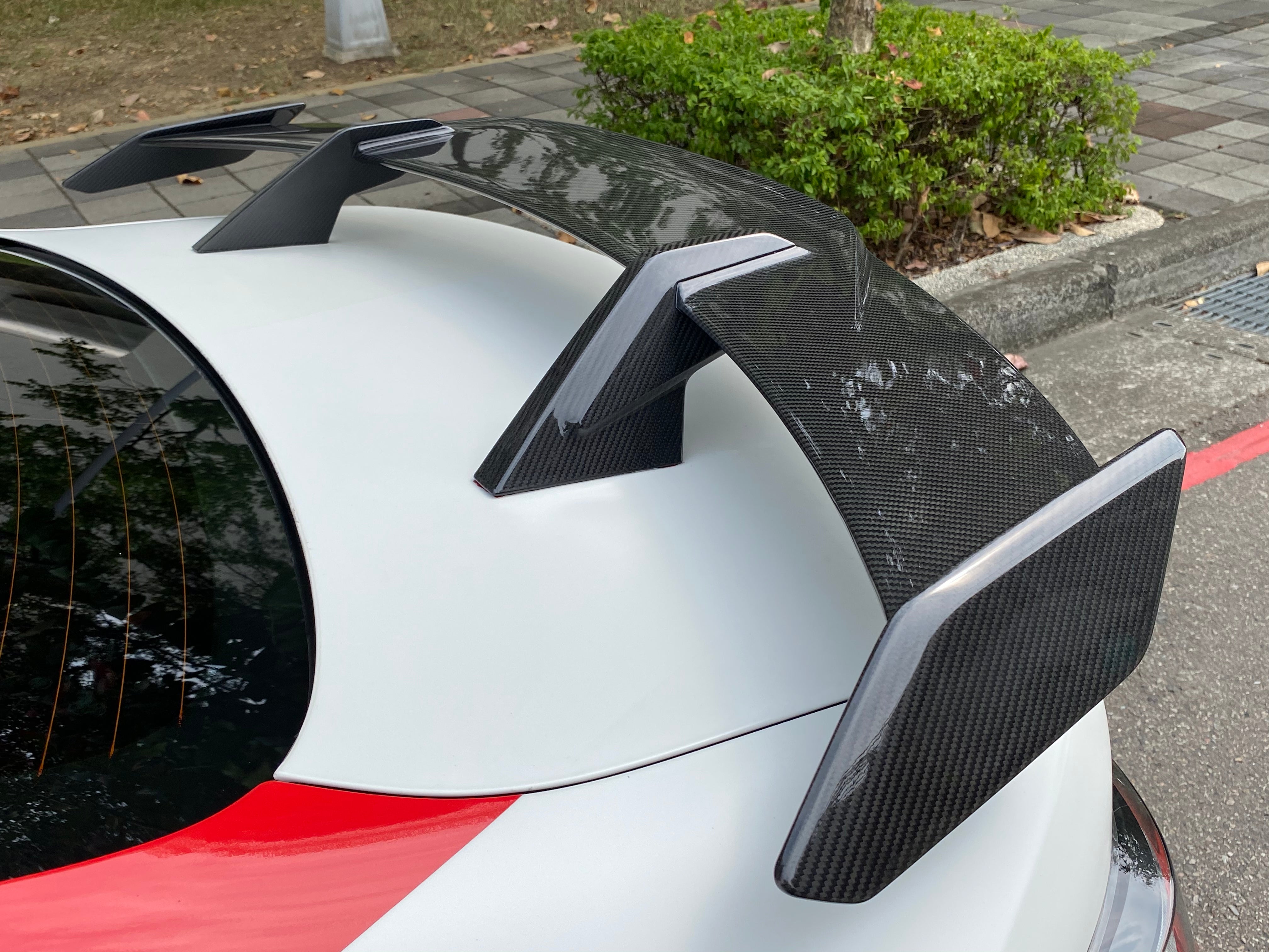 BMW M3/M4 G8x Dry carbon fiber M-Performance Rear Wing